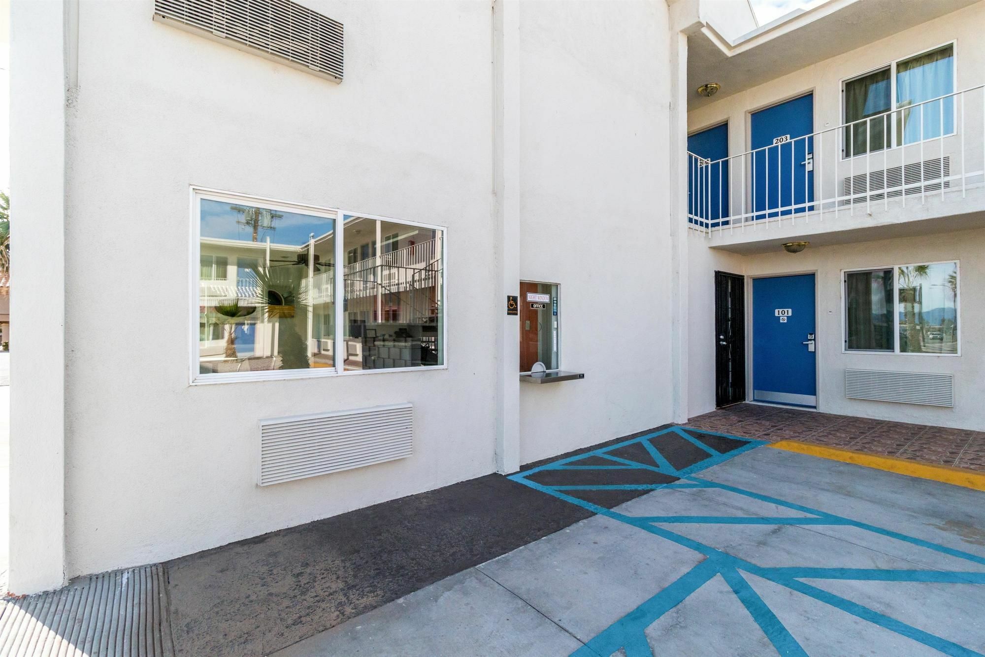 Motel 6-Blythe, Ca - South Екстер'єр фото
